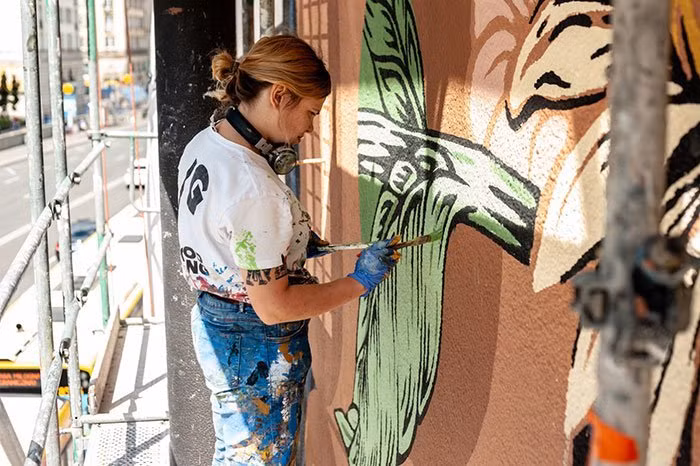 Ánh sáng mặt trời khi đó hoạt động như một chất xúc tác cho quá trình biến các oxit nito thành nước, một lượng nhỏ CO2 và canxi nitrat.