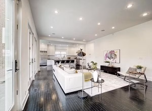 Mới đây, cô phải chuyển đến Singapore định cư theo sự điều chuyển công tác của ông xã. Nữ siêu mẫu Bằng Lăng rất nuối tiếc không gian mà mình mất nhiều công để xây dựng./.