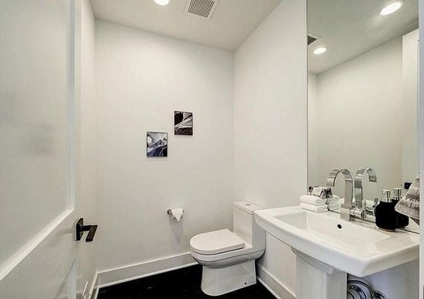 Bằng Lăng sống ở căn biệt thự này từ năm 2013.