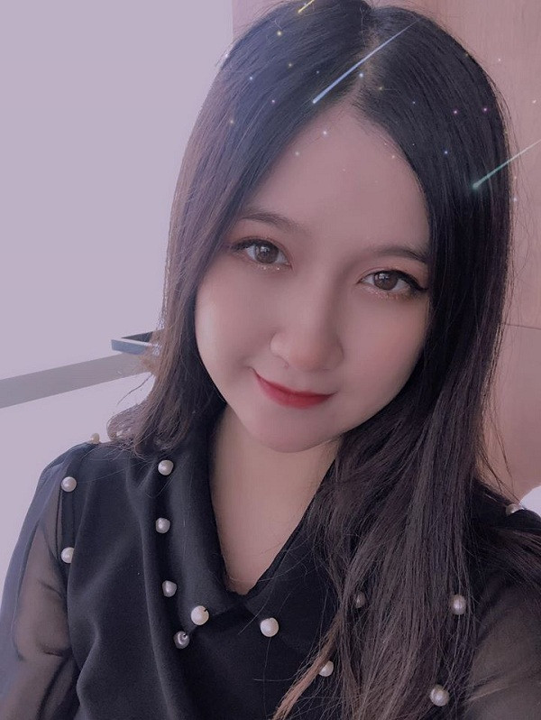 Từng công khai mối tình đẹp như mơ với xạ thủ Lâm Sung, không lâu sau đó cả hai tuyên bố ''đường ai nấy đi''. Hiện tại Linh Kun cũng đã có một gia đình hạnh phúc và ''từ giã'' nghiệp game thủ.