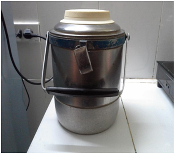 Phích đá TMT (Temet) Liên Xô được dùng khi tủ lạnh vẫn còn là vật dụng xa xỉ với phần lớn người Việt.