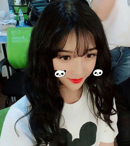 Nhan sắc của Abbily luôn được khen ngợi vì trông tự nhiên, nữ tính