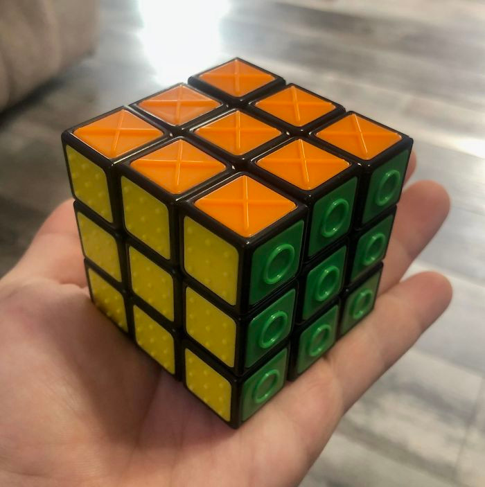 Khối rubik dành riênh cho những người khiếm thị.