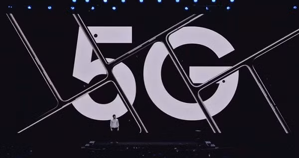  Hỗ trợ 5G: Tất cả dòng điện thoại thông minh mới của Samsung đặc biệt là S20 Plus và S20 Ultra đều có chip xử lý Snapdragon, hỗ trợ kết nối 5G tốc độ cao, trên Galaxy S20 có vẻ chậm hơn đôi chút. Trong khi chưa có phiên bản iPhone nào của Apple hỗ trợ 5G, các fan Táo khuyết chỉ có thể chờ đợi điều đó ở dòng iPhone 12 sự kiến ra mắt trong năm nay. Ảnh: BI 