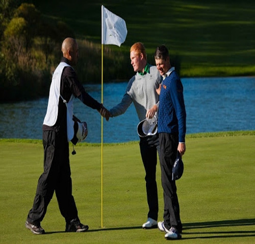 Golf và văn hóa ứng xử người “ngoại đạo” không biết Golf va van hoa ung xu nguoi “ngoai dao” khong biet