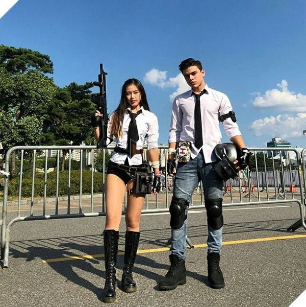 Không chỉ có gái xinh, mà trai đẹp cũng không nằm ngoài "cuộc chơi" cosplay.