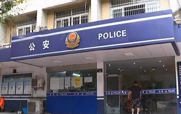 Chong dot nhien mat tich, vo con soc nang khi treo len gac mai-Hinh-2