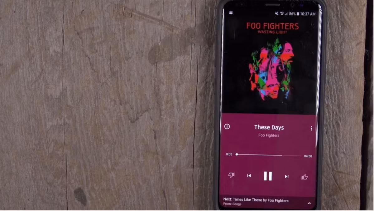 Ra đời từ năm 2007, YouTube đã thay đổi cách chúng ta sử dụng truyền thông và khai sinh ra thêm một nền tảng mới là truyền thông YouTube. Với ứng dụng này, người xem có thể vừa là tác giả, nhà sản xuất, nhiều người đã trở thành triệu phú nhờ sản xuất nội dung trên YouTube và Việt Nam cũng không đứng ngoài cơn sóng trên.