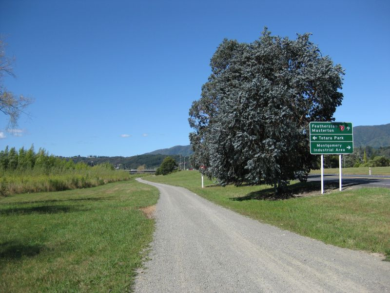 Hoàng tử Graeme Casley cho biết thật sự rất buồn khi phải nhìn “quốc gia” mà cha ông đã vất vả xây dựng nên kết thúc sau 50 năm.