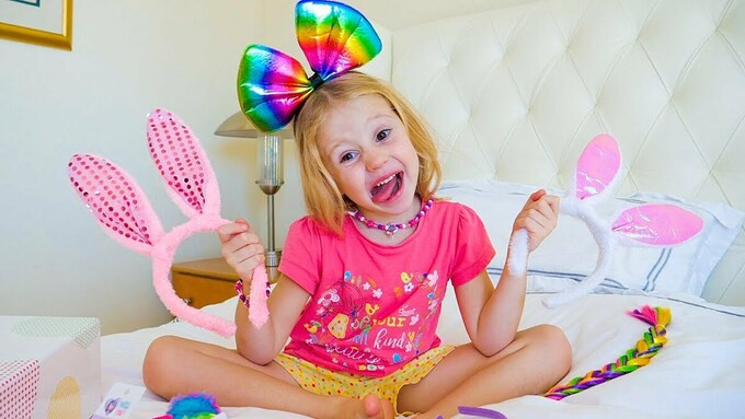 Kênh YouTube của "ngôi sao" 6 tuổi người Nga gồm các video ghi lại hoạt động hàng ngày, vui chơi và đi du lịch của cô cùng gia đình. Hiện nay, sự nổi tiếng của Anastasia Radzinskaya đã lan rộng sang nền tảng video TikTok với khoảng 3 triệu người theo dõi.