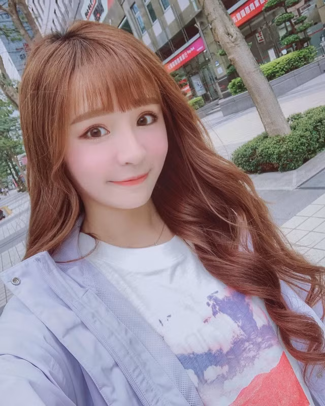 Mỹ nhân của làng streamer xứ Đài khiến nhiều người khó rời mắt mỗi khi diện trang phục gợi cảm.