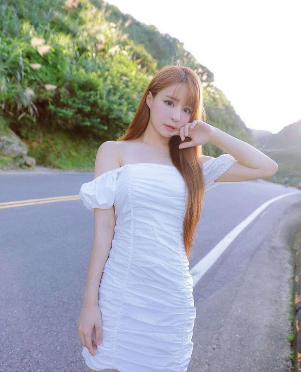 Với vẻ ngoài xinh đẹp, gợi cảm, Yuan Yuan được fan mệnh danh là "nữ thần streamer".