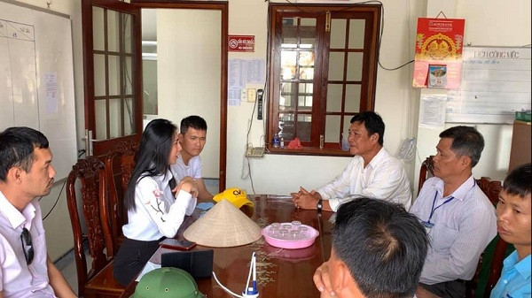  Thủy Tiên chi nóng 50 triệu đồng, và đến nay đã huy động quyên góp được gần 12 tỷ đồng để lắp máy lọc nước cho bà con tại 12 tỉnh miền Tây. Cô đích thân tới các tỉnh khảo sát và xin phép chính quyền được lắp máy lọc nước, giúp đỡ phần nào cuộc sống sinh hoạt cho người dân.