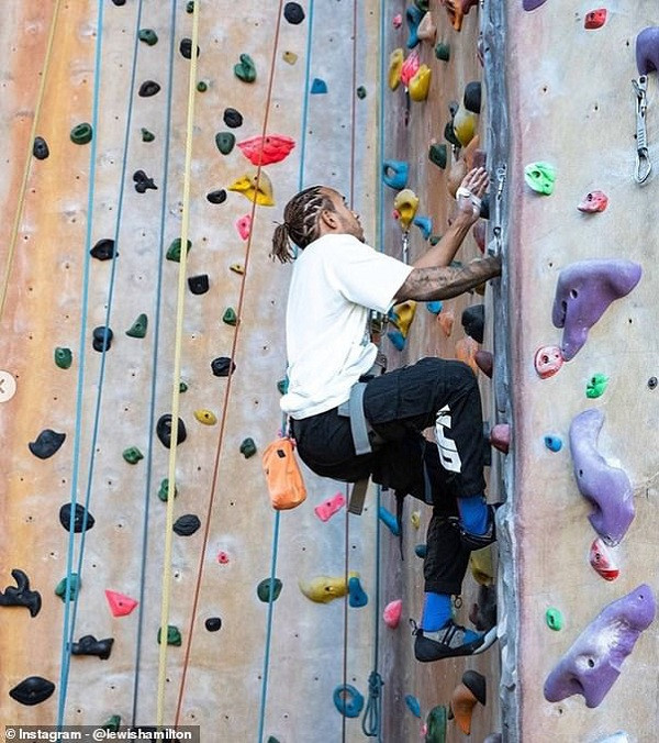 Tay đua Lewis Hamilton ở lại Melbourne, Úc sau khi chặng đua Thể thức I bị hoãn và tìm đến các CLB leo núi xả stress.