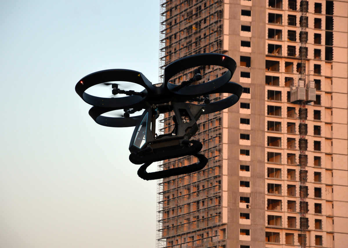 Theo Ahval News, Baykar Makina là một trong những công ty hàng đầu trong lĩnh vực quốc phòng và công nghệ của Thổ Nhĩ Kỳ. Hãng này có chuyên môn phát triển và sản xuất nhiều loại máy bay không người lái khác nhau.