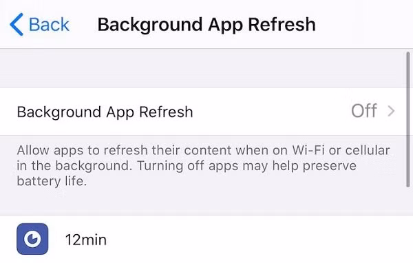 Mặc dù tiện dụng song tính năng Background App Refresh (tự động tải về các cập nhật ứng dụng) rất tốn pin và bạn có thể cân nhắc tắt bỏ nó bằng cách nào Settings > General > Background App Refresh.