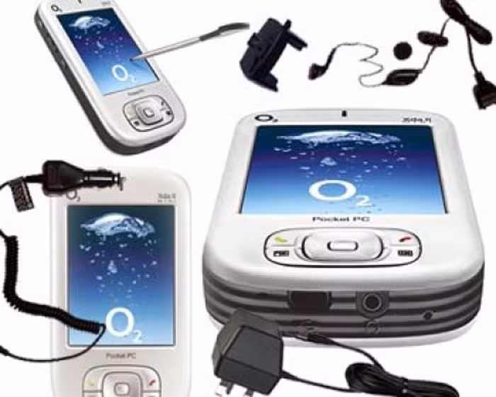 Dù chiếc điện thoại “siêu phẩm” này đã là quá khứ nhưng nhiều bạn 8x, 9x đời đầu vẫn lưu giữ và bảo quản nó cẩn thận như một kỉ niệm khó quên. Đối với giới tiêu dùng các sản phẩm công nghệ ở Việt Nam, vào những năm 2003, 2006, thương hiệu O2 đã từng được đánh đồng với những chiếc PDA phone bởi chúng sở hữu nhiều tính năng độc đáo so với điện thoại thời bấy giờ.