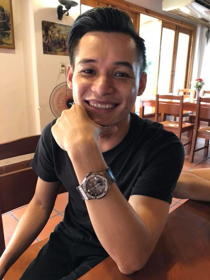 Tại Việt Nam, ngoài Độ Mixi mới chỉ có Chim Sẻ Đi Nắng vượt mốc 100.000 người xem cùng lúc trên trang cá nhân.