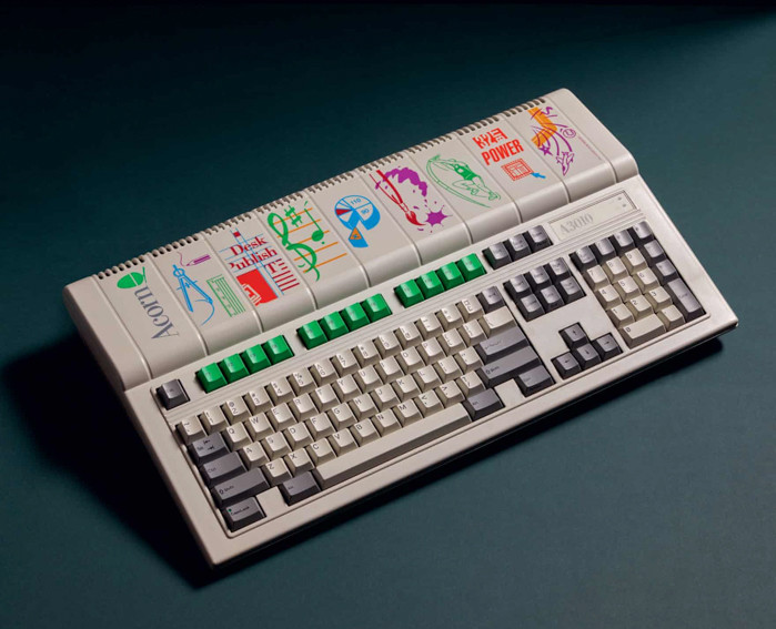 Acorn A3010 được sáng tạo năm 1992 có lẽ là một trong số những thiết kế bàn phím máy tính ”thời kim cổ” ấn tượng nhất.
