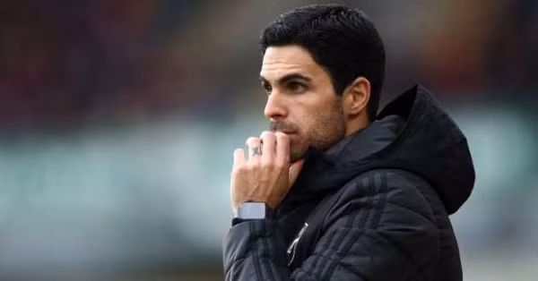 Đây cũng là sản phẩm công nghệ được nhiều ngôi sao bóng đá sử dụng bởi ngoài các chức năng liên lạc, giải trí,...còn tích hợp ứng dụng theo dõi sức khỏe khá tiện ích.