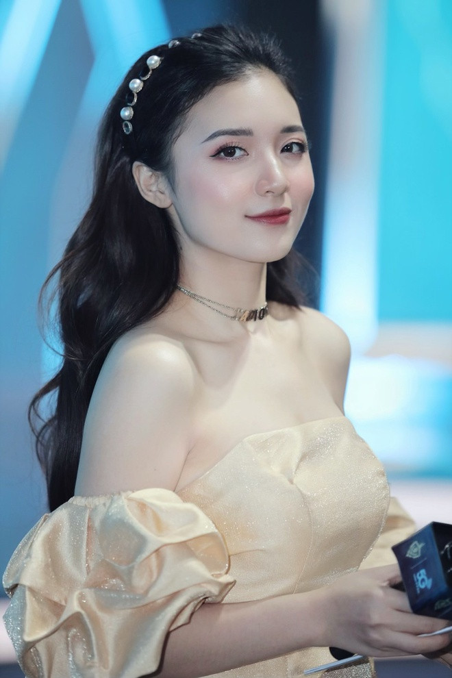 Bước vào nghề dẫn chuyên nghiệp từ khi còn là sinh viên năm 3 là lợi thế giúp Phương Thảo sớm trưởng thành, chững chạc như hiện tại.