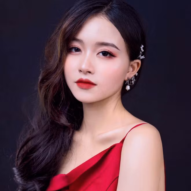 Mộc Miên hiện là chủ nhiệm CLB MC của Học viện Báo chí và Tuyên truyền (Hà Nội) nơi cô theo học.