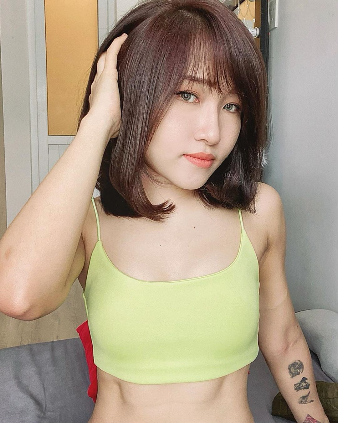 Streamer này đã phải tập tành rất chăm chỉ cũng như kiên trì tuân theo các những quy tắc ăn uống khoa học để có được thân hình hoàn hảo và cân đối như hiện tại.