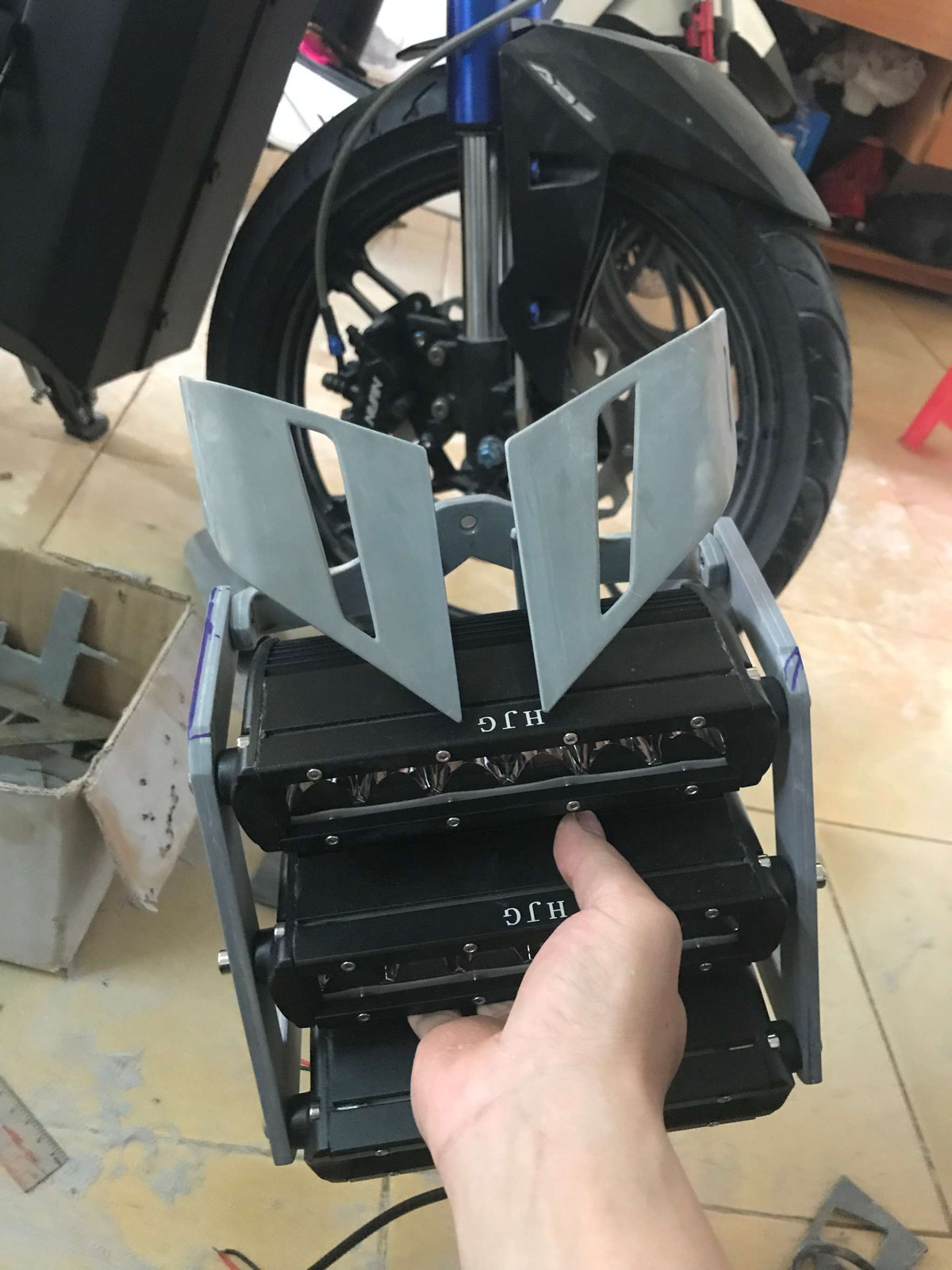 Tất cả các chi tiết, từ gắp, bộ pin, phuộc, yên hay bảng đồng hồ, tất cả đều được hoàn thiện một cách chỉnh chu nhất có thể.