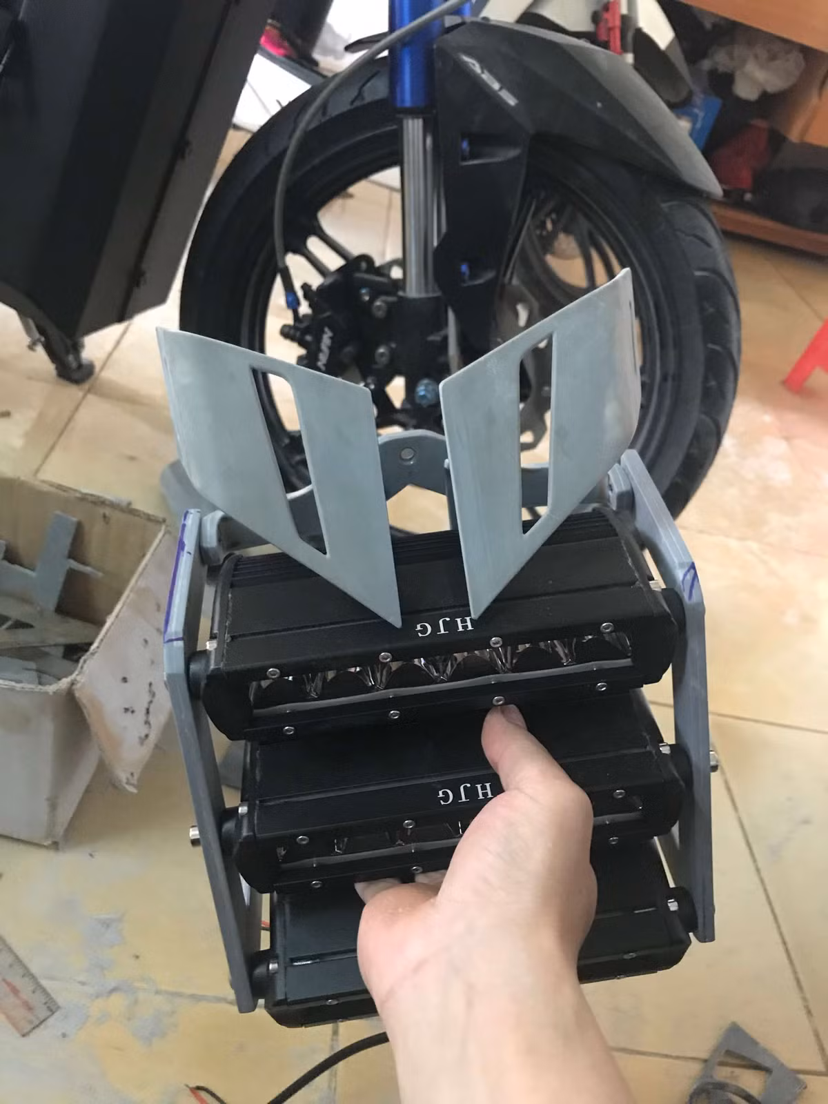 Tất cả các chi tiết, từ gắp, bộ pin, phuộc, yên hay bảng đồng hồ, tất cả đều được hoàn thiện một cách chỉnh chu nhất có thể.