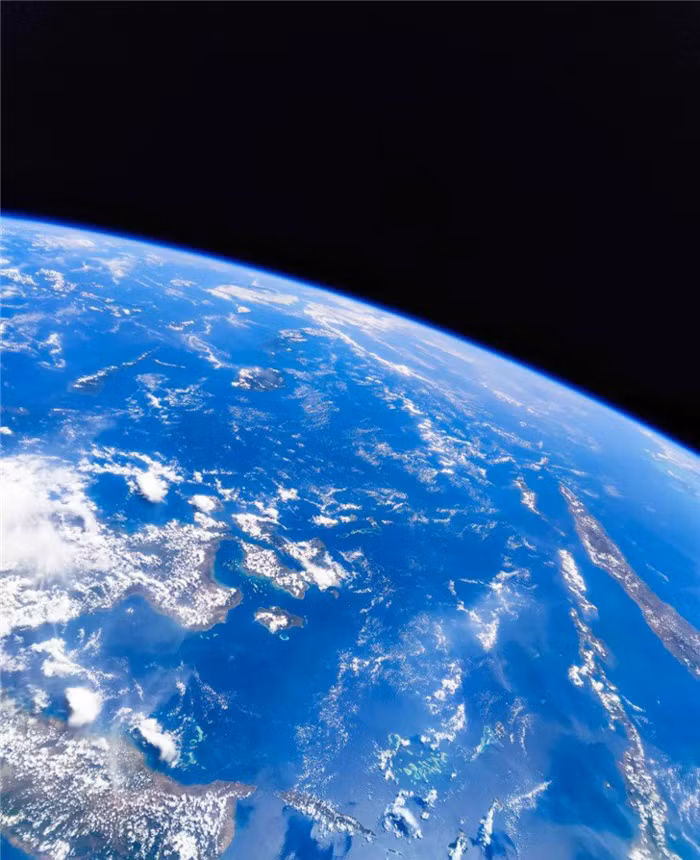 Ngoài kế hoạch chụp ảnh mặt cong của Trái đất, cho thấy hệ thống camera tuyệt vời 100 megapixel, dự án cũng điều khiển quỹ đạo bay của vệ tinh, xoay camera đối mặt với trái đất và chụp ảnh Sahara, sông Nile, núi tuyết ở phía nam Tây Tạng và Bali ở Ấn Độ Dương. Những cảnh quan tuyệt đẹp trên Trái đất được nhìn từ một góc nhìn độc đáo khác hoàn toàn.