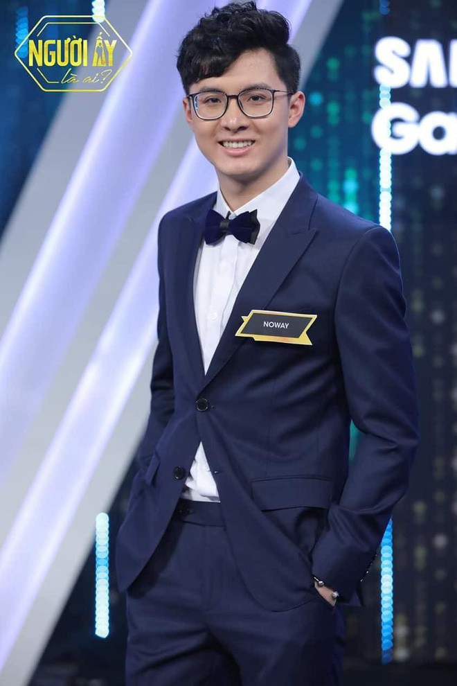 Noway (tên thật Nguyễn Vũ Long, sinh năm 1997) là một game thủ, một streamer được nhiều người yêu mến trên mạng xã hội. Ngoài khuôn mặt ưa nhìn, tài năng trong lĩnh vực đã chọn thì điều khiến NoWay được yêu mến chính là sự thân thiện, lầy lội và hài hước của mình.