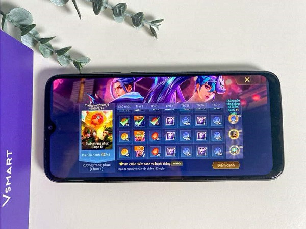 Hướng đến đối tượng chính là giới trẻ, phiên bản điện thoại này của Vsmart sở hữu vi xử lý Snapdragon 632 mạnh mẽ, đáp ứng nhu cầu giải trí cao và chơi game trên điện thoại của nhiều bạn trẻ. Ảnh: trainghiemso