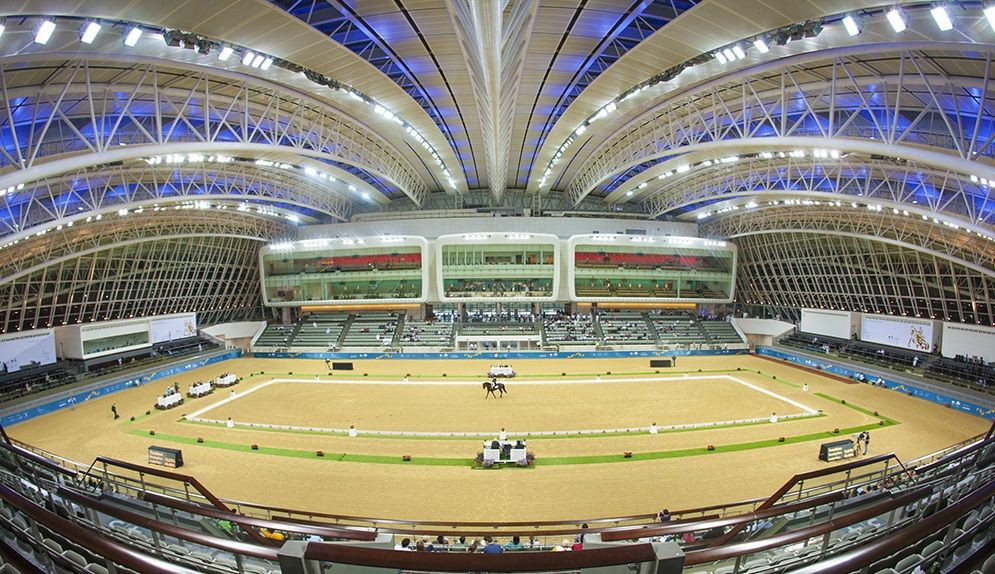 Đấu trường biểu diễn trong nhà với sức chứa 6.000 người, là nơi diễn ra một số cuộc thi cưỡi ngựa lớn nhất trong lịch sử.