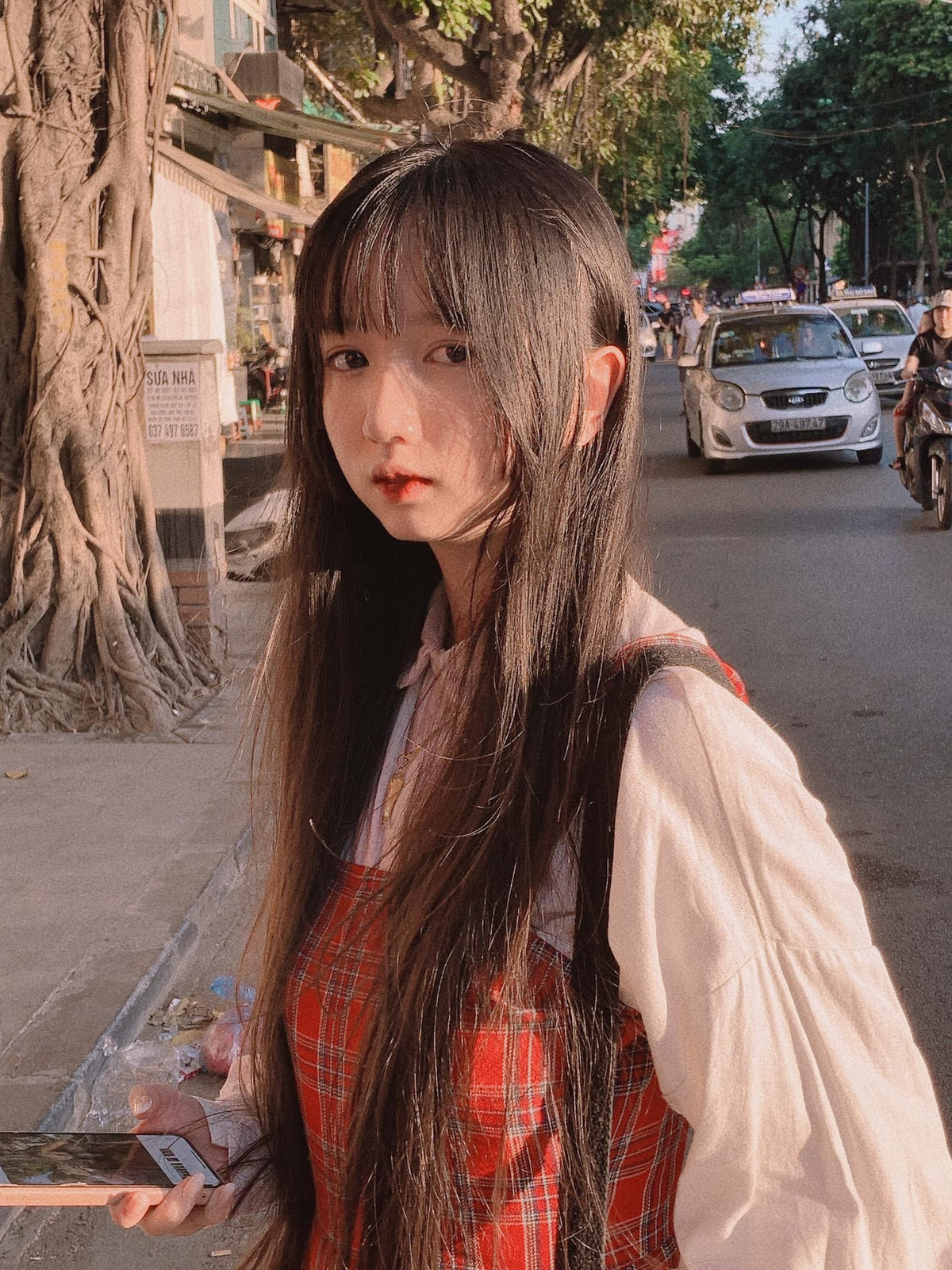 Từ khi tham gia với vai trò game thủ, Thảo Linh đã có tiếng tăm trong cộng đồng. Sau này cô nàng lấn sân làm streamer và tên tuổi của cô càng được dân tình biết đến nhiều hơn.