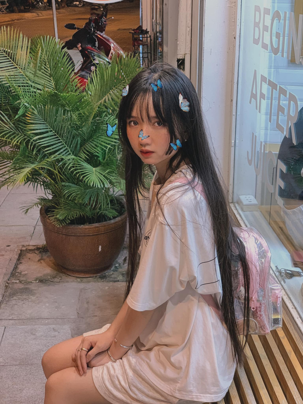 Sức hút của nữ streamer này là có phong cách vô cùng đa dạng, biến hóa từ quyến rũ, xinh đẹp cho tới mộc mạc, giản dị.