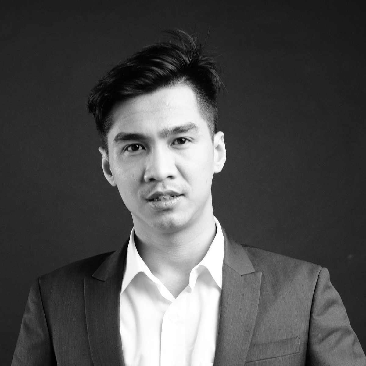 Những tưởng PewPew chỉ biết nói đùa, cùng với đó là phong cách luộm thuộm với quần đùi hoa mỗi khi lên sóng. Thế nhưng, từ sau khi tham gia gameshow ai cũng tá hoả về hình tượng hoàn toàn khác lạ của anh chàng streamer nổi tiếng này.