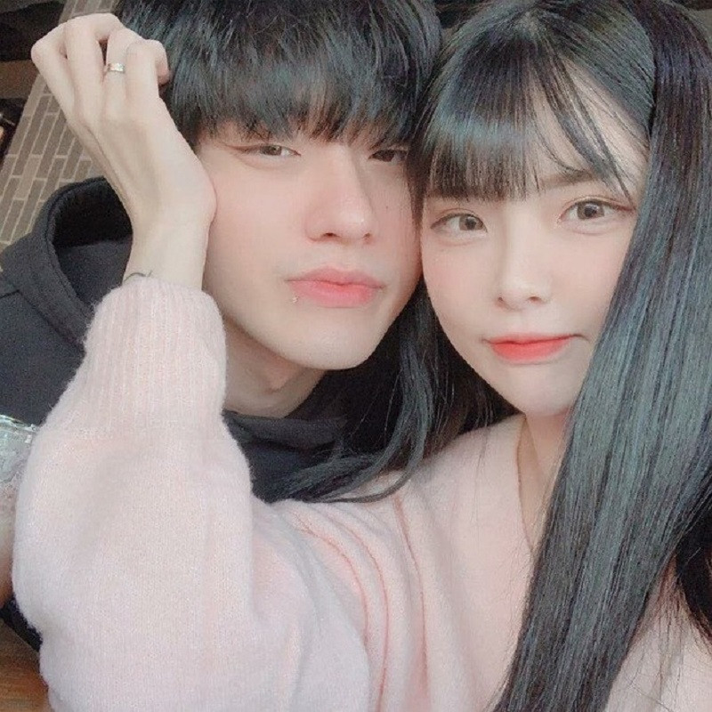 Một thông tin chắc chắn sẽ khiến fans girl tiếc hùi hụi đó là anh chàng là "chậu đã có hoa". Bà xã của Mystic sở hữu ngoại hình xinh xắn, dễ thương.