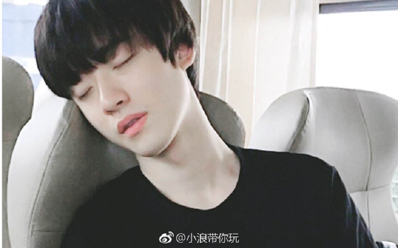 Cặp đôi kết hôn đầu năm 2018 nhưng phải đến tháng 8/2018, khi anh chàng thông báo đón con trai đầu lòng trên trang cá nhân thì cộng đồng game, dân mạng mới biết hóa ra anh chàng đã có gia đình.