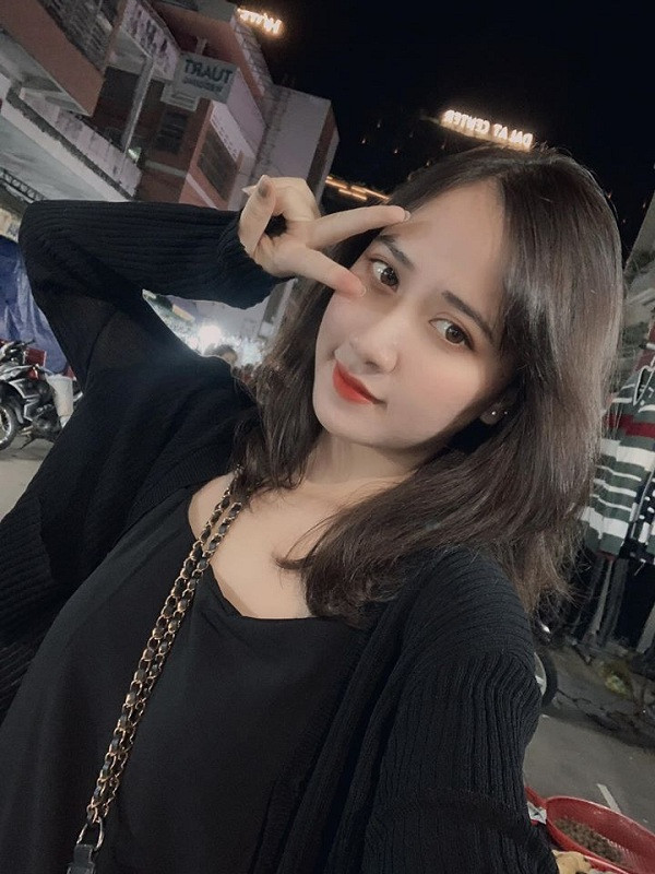 Đảm nhiệm vai trò nữ HLV của Team Flash, bên cạnh hỗ trợ các công việc hậu trường, Hằng Đàm cũng hoàn toàn có thể trợ giúp tuyển thủ về mặt chuyên môn.