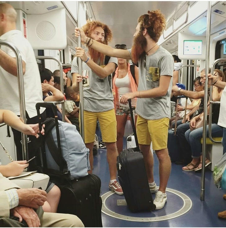 Một người gặp bản sao của mình vì “lỗi” của thế giới song song?