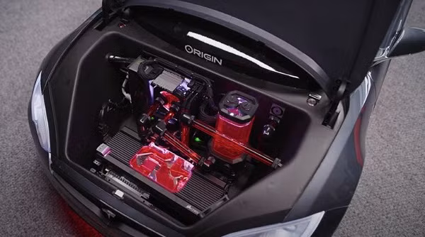 Về cấu hình, máy trang bị CPU AMD Ryzen 9 3900X 12 lõi, card đồ hoạ NVIDIA GeForce RTX 2080 Ti, RAM 32GB Dominator Platinum RGB của Corsair.