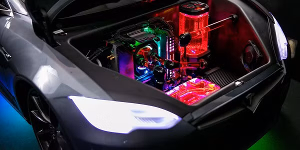 Marques cho biết, anh và Origin PC khi thiết kế lựa chọn hệ thống tản nước custom dòng Hydro X dành riêng cho các sản phẩm phân khúc cao cấp.