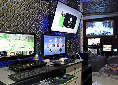 Hệ thống màn hình gaming được chủ nhân của nó đầu tư mạnh tay.