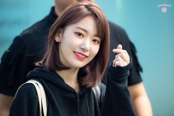 Hiện tại Sakura sở hữu kênh Youtube cá nhân đạt tới 521 nghìn người theo dõi với những video stream trăm nghìn lượt xem.