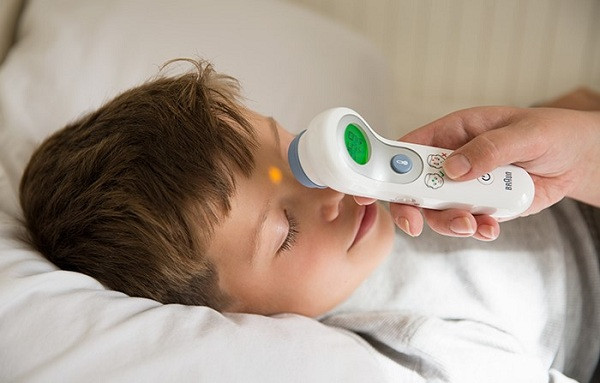 Thậm chí, Ủy ban Đoàn Thanh niên Cộng sản tại huyện Đông Khẩu, thành phố Thiệu Dương, tỉnh Hồ Nam phải kêu gọi người dân địa phương "tặng'' nhiệt kế điện tử của nhà mình cho các tổ chức, cơ quan chính phủ.