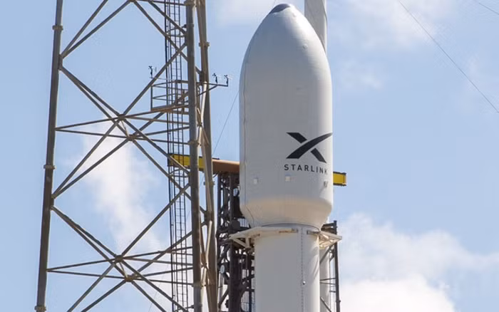 Starlink là dự án chòm sao vệ tinh do SpaceX phát triển với mục tiêu cung cấp Internet vệ tinh đến bất cứ đâu trên thế giới.