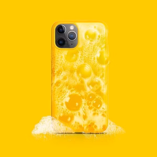 Nhìn qua những chiếc ốp lưng điện thoại này chẳng có điểm gì khác biệt so với thông thường. Tuy nhiên theo như quảng cáo, chúng được tích hợp BioCote, khử vi trùng đến 99,99%.