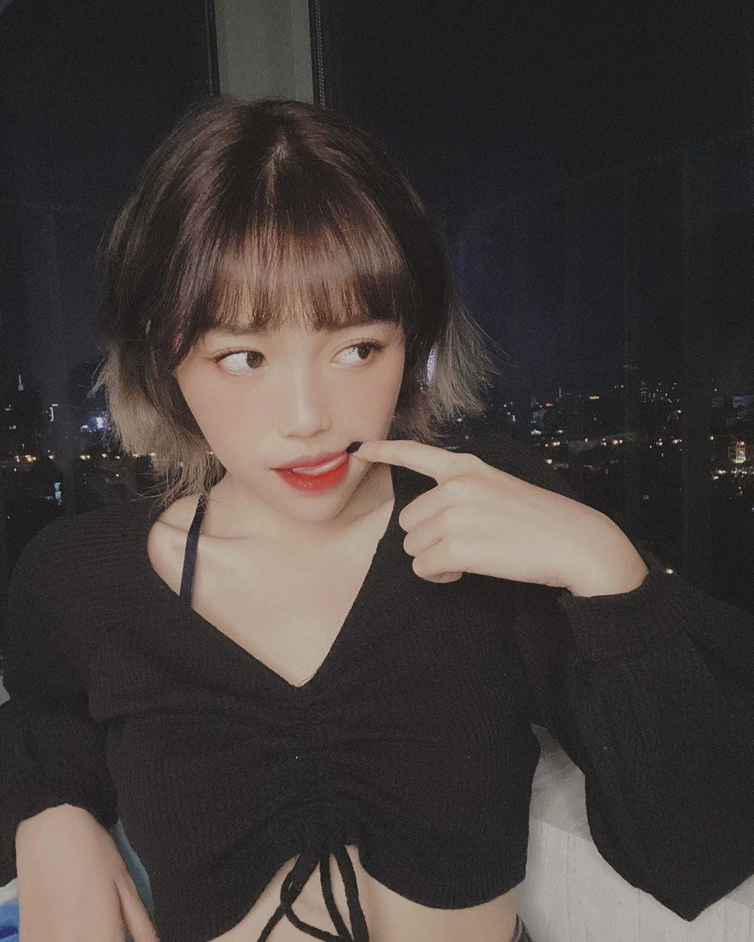 Còn quá trẻ nhưng với những thành tựu đang có, Linh Ngọc Đàm nhận được sự yêu mến và ngưỡng mộ của giới trẻ Việt. Quả không ngoa khi cô gái nhỏ sinh năm 1996 được mệnh danh là nữ streamer giàu nhất Việt Nam.