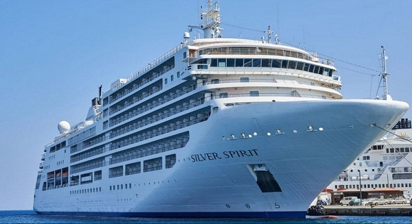 Sáng 13/3, UBND TP.HCM đã chấp thuận đề xuất của Sở Y tế về việc không cho phép tàu khách Silver Spirit (quốc tịch Bahamas) nhập cảng tại TP.HCM. Quyết định này nhằm hạn chế nguy cơ lây nhiễm dịch bệnh Covid-19 trong cộng đồng.