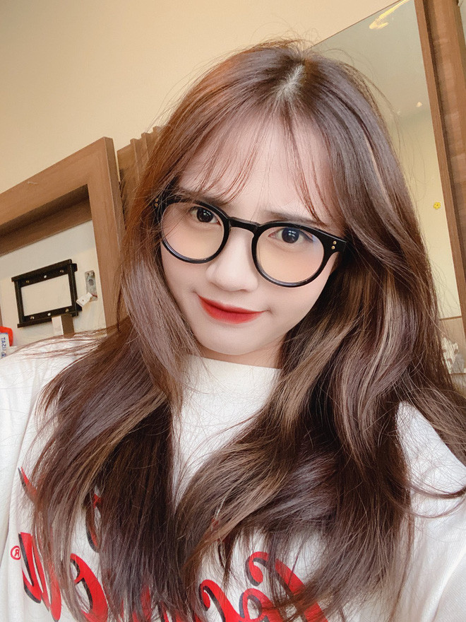 Chính sự đa dạng trong cách chơi và khả năng nói chuyện cực "ngọt" đã giúp cô nàng ngày càng có nhiều fan.